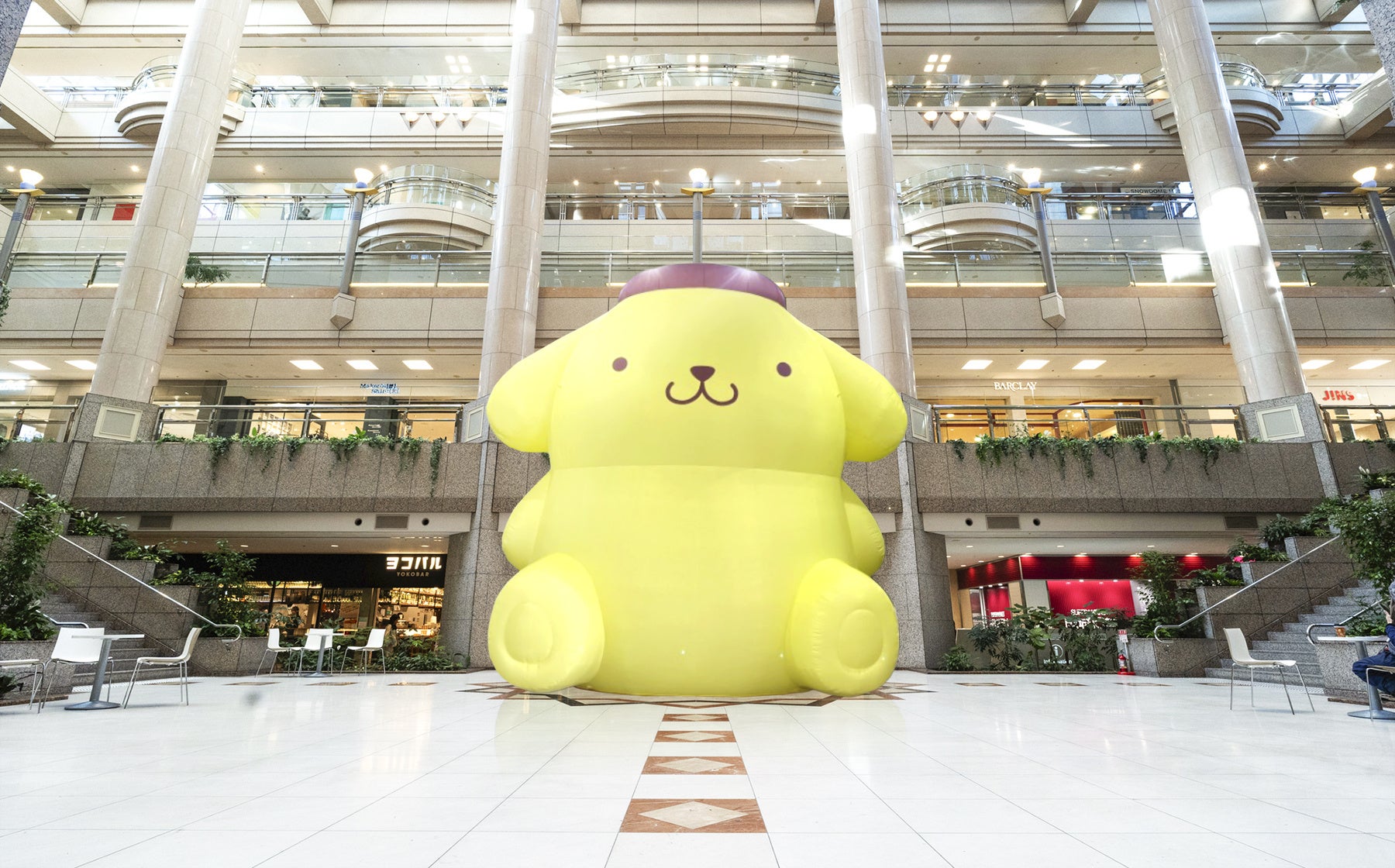 高さ約5mのポムポムプリン巨大バルーン展示イメージ